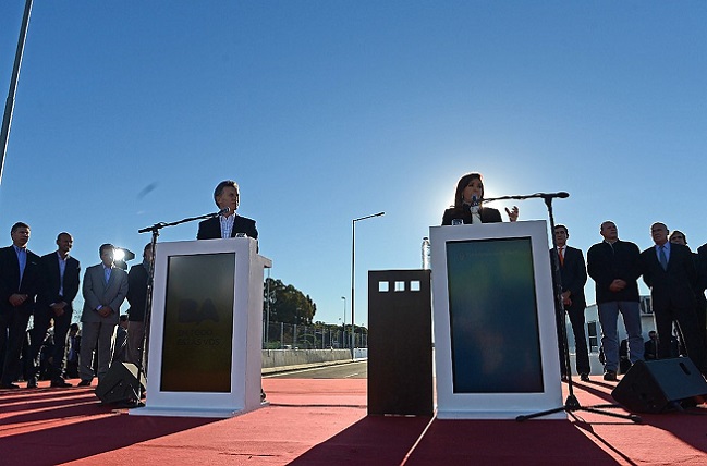 1024px-Ampliación_Autopista_Illia_01