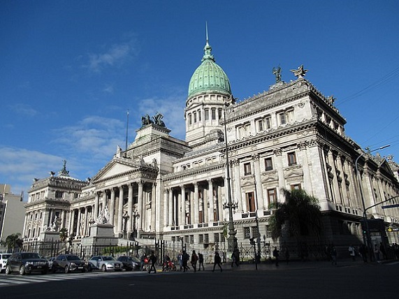 640px-2019_Buenos_Aires_-_Palacio_del_Congreso_de_la_Nación_Argentina