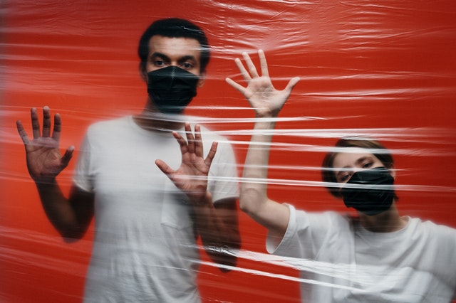 couple-in-quarantine-3952210